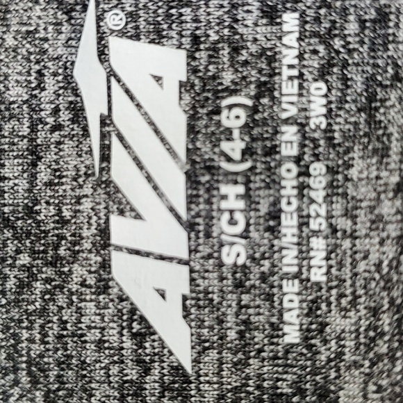 Avia, Beautiful shade of gray leggings size small (2-4) 2 big pockets in front. - Picture 3 of 9